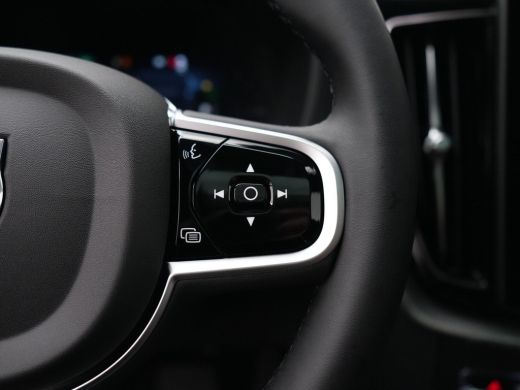 Volvo  XC60 2.0 T8 Plug-in hybrid AWD Ultra Black Edition | Heico | Luchtvering | 22" Black | Bowers & Wilkin... ActivLease financial lease
