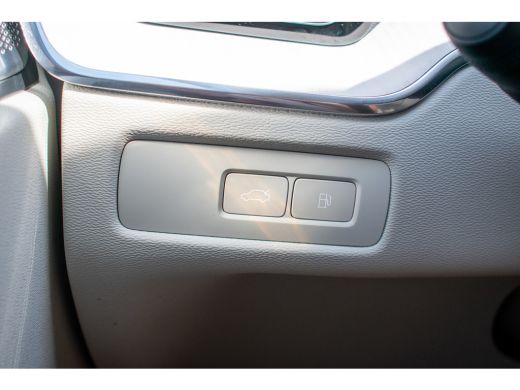 Volvo  XC60 2.0 T8 Plug-in hybrid AWD Ultra Dark -Luchtver-B&W-360-Head-up-Pano-21"-Venti/massage-Keyless- ActivLease financial lease