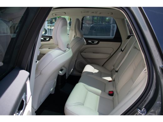 Volvo  XC60 2.0 T8 Plug-in hybrid AWD Ultra Dark -Luchtver-B&W-360-Head-up-Pano-21"-Venti/massage-Keyless- ActivLease financial lease