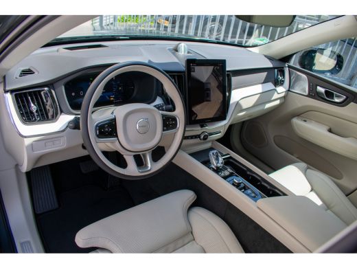 Volvo  XC60 2.0 T8 Plug-in hybrid AWD Ultra Dark -Luchtver-B&W-360-Head-up-Pano-21"-Venti/massage-Keyless- ActivLease financial lease