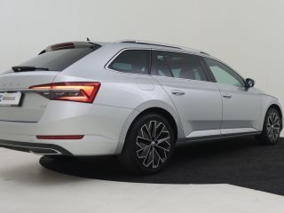 Skoda Superb Combi 1.4 TSI iV Laurin & Klement 218pk l Panorama dak | Elektrische stoelen | Stoelventilatie | ...