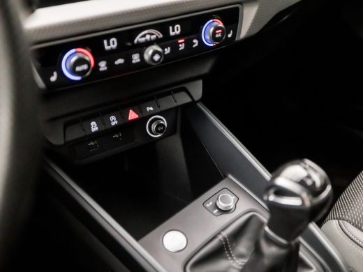 Audi A1 Sportback Sportback 30 TFSI S-Line (GROOT NAVI, APPLE CARPLAY, DIGITAAL DASHBOARD, SPORTSTOELEN, STOELVERWA... ActivLease financial lease