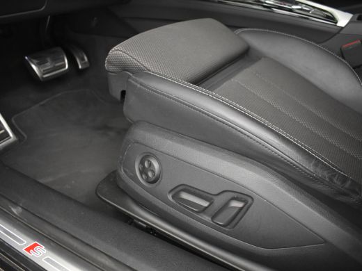 Audi A4 Avant 40 TFSI S Edition 204pk | Panorama dak | B&O Audio | Head up display | Adaptief cruise cont... ActivLease financial lease