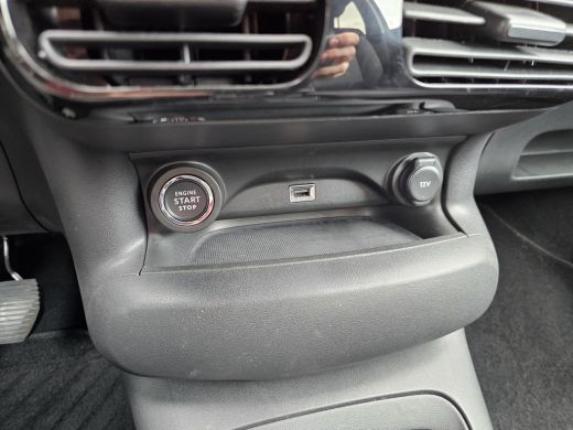 Citroën C4 Cactus 1.2 PureTech Feel | Achteruitrijcamera | Armsteun voor | Bluetooth telefoonvoorbereiding ActivLease financial lease