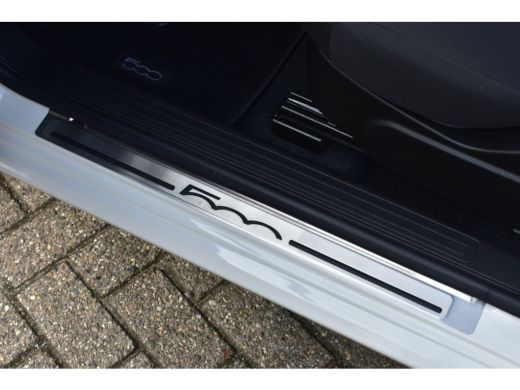 Fiat 500C 1.0 Hybrid Dolcevita Finale | Navigatie by App | Parkeersensoren | 15"LMV | Cruise Control | Airc... ActivLease financial lease