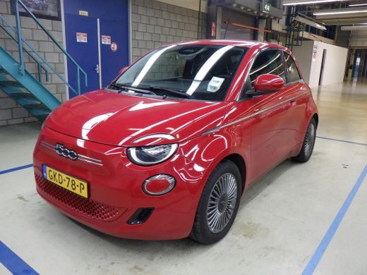 Fiat 500e 42 kWh 3 Fase | Pack Style + Pack Comfort | Navigatie | Stoelverwarming | DAB+ | Dodehoek-Detecti...