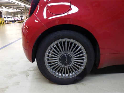 Fiat 500e 42 kWh 3 Fase | Pack Style + Pack Comfort | Navigatie | Stoelverwarming | DAB+ | Dodehoek-Detecti... ActivLease financial lease