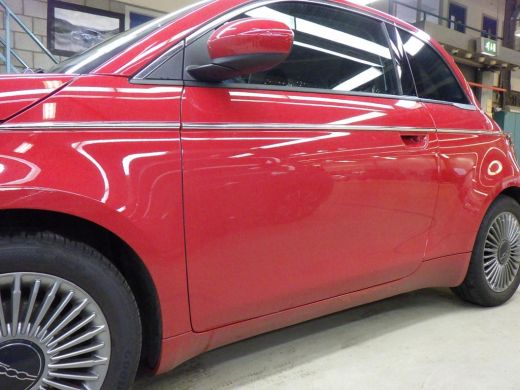 Fiat 500e 42 kWh 3 Fase | Pack Style + Pack Comfort | Navigatie | Stoelverwarming | DAB+ | Dodehoek-Detecti... ActivLease financial lease