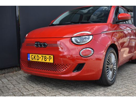 Fiat 500e 42 kWh 3 Fase | Pack Style + Pack Comfort | Navigatie | Stoelverwarming | DAB+ | Dodehoek-Detecti... ActivLease financial lease