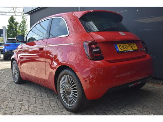 Fiat 500e 42 kWh 3 Fase | Pack Style + Pack Comfort | Navigatie | Stoelverwarming | DAB+ | Dodehoek-Detecti... ActivLease financial lease