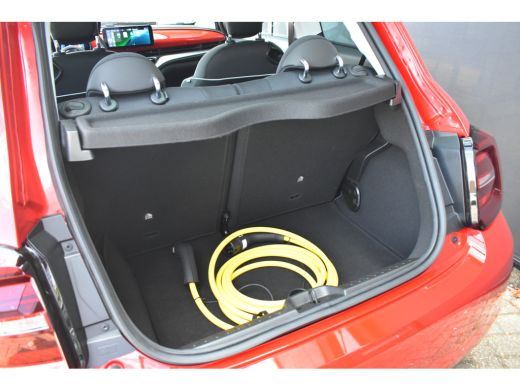 Fiat 500e 42 kWh 3 Fase | Pack Style + Pack Comfort | Navigatie | Stoelverwarming | DAB+ | Dodehoek-Detecti... ActivLease financial lease