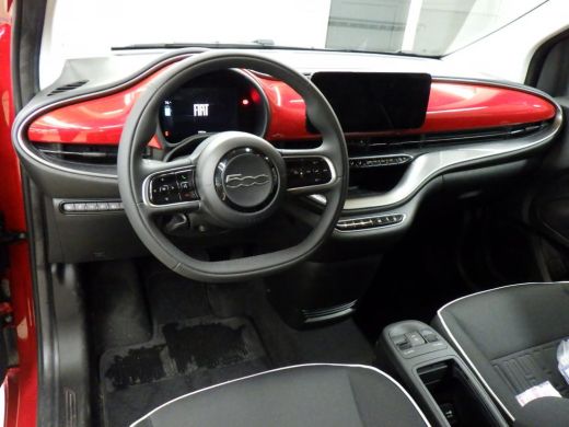 Fiat 500e 42 kWh 3 Fase | Pack Style + Pack Comfort | Navigatie | Stoelverwarming | DAB+ | Dodehoek-Detecti... ActivLease financial lease