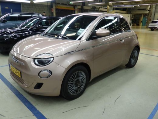Fiat 500e Urban 42 kWh 3 Fase | Pack Comfort + Pack Style | Navigatie | Dodehoek-Detectie | Achteruitrijcam...