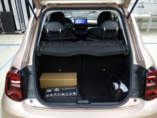 Fiat 500e Urban 42 kWh 3 Fase | Pack Comfort + Pack Style | Navigatie | Dodehoek-Detectie | Achteruitrijcam... ActivLease financial lease