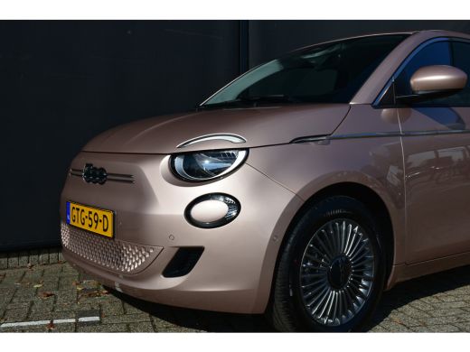 Fiat 500e Urban 42 kWh 3 Fase | Pack Comfort + Pack Style | Navigatie | Dodehoek-Detectie | Achteruitrijcam... ActivLease financial lease