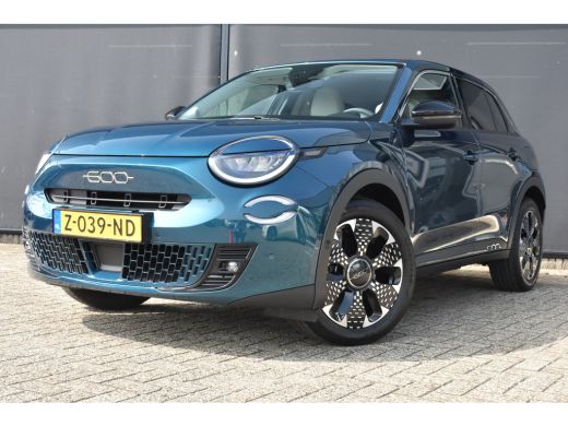 Fiat 600 La Prima 54 kWh 3 Fase | Vol-Leder | Elektr. Stoelen | Elektr. Achterklep | Stoelverwarming | Ada...