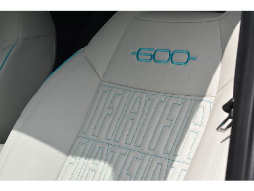 Fiat 600 La Prima 54 kWh 3 Fase | Vol-Leder | Elektr. Stoelen | Elektr. Achterklep | Stoelverwarming | Ada... ActivLease financial lease