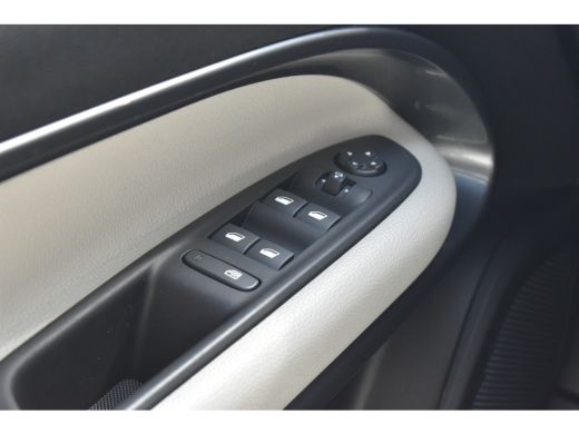 Fiat 600 La Prima 54 kWh 3 Fase | Vol-Leder | Elektr. Stoelen | Elektr. Achterklep | Stoelverwarming | Ada... ActivLease financial lease