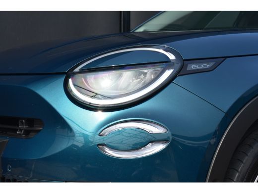 Fiat 600 La Prima 54 kWh 3 Fase | Vol-Leder | Elektr. Stoelen | Elektr. Achterklep | Stoelverwarming | Ada... ActivLease financial lease