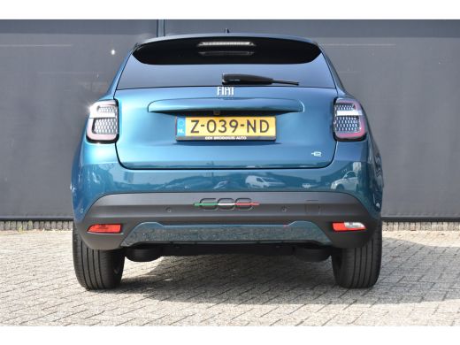 Fiat 600 La Prima 54 kWh 3 Fase | Vol-Leder | Elektr. Stoelen | Elektr. Achterklep | Stoelverwarming | Ada... ActivLease financial lease
