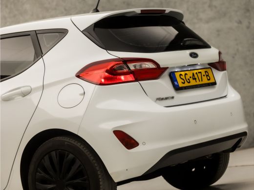 Ford Fiesta 1.1 Sport (APPLE CARPLAY, GROOT NAVI, GETINT GLAS, PARKEERSENSOREN, SPORTSTOELEN, CRUISE, LANE AS... ActivLease financial lease