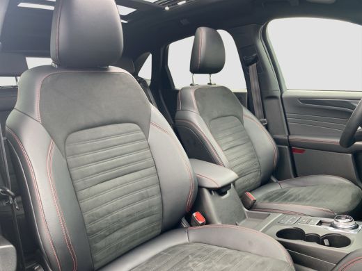 Ford Kuga 2.5 PHEV ST-Line X | Pano-dak | 100% Dealer Onderhouden! | Trekhaak met 1500kg trekgewicht | Adap... ActivLease financial lease