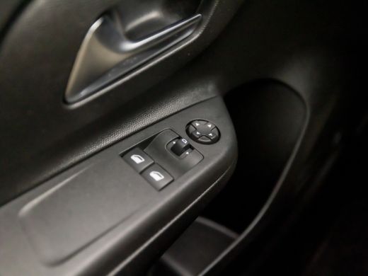 Opel Corsa 1.2 Sport (BLUETOOTH, STUUR/STOELVERWARMING, SPORTSTOELEN, CRUISE, PARKEERSENSOREN, NIEUWE APK, N... ActivLease financial lease