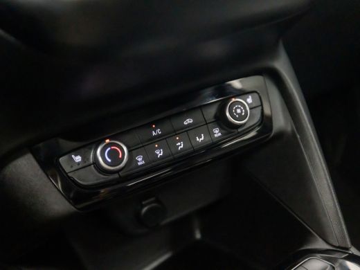 Opel Corsa 1.2 Sport (BLUETOOTH, STUUR/STOELVERWARMING, SPORTSTOELEN, CRUISE, PARKEERSENSOREN, NIEUWE APK, N... ActivLease financial lease