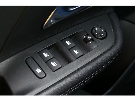 Opel Mokka 1.2 TURBO 130PK ULTIMATE AUTOMAAT / NAVI / ALCANTARA / CLIMA / PDC / 18"LMV / CAMERA / KEYLESS / ... ActivLease financial lease