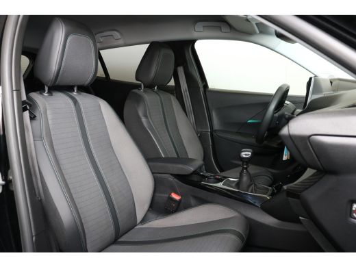 Peugeot 2008 1.2 PureTech Allure 100 | Navi | Trekhaak | Climate control |  Cruise control | Led Koplampen | L... ActivLease financial lease