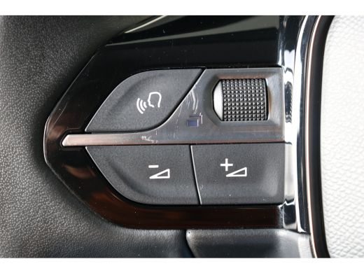 Peugeot 2008 1.2 PureTech Allure 100 | Navi | Trekhaak | Climate control |  Cruise control | Led Koplampen | L... ActivLease financial lease