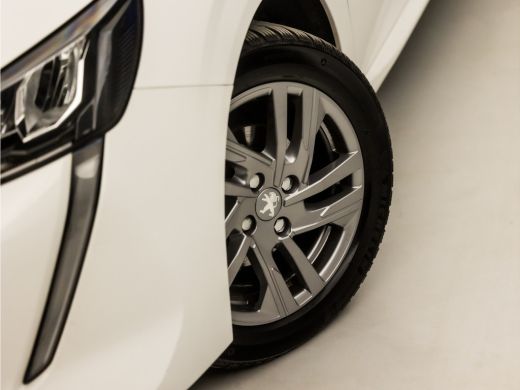 Peugeot 208 1.2 PureTech Sport (APPLE CARPLAY, GROOT NAVI, 360 CAMERA, LM VELGEN, SPORTSTOELEN, TREKHAAK, PAR... ActivLease financial lease