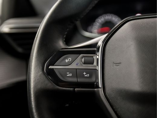 Peugeot 208 1.2 PureTech Sport (APPLE CARPLAY, GROOT NAVI, 360 CAMERA, LM VELGEN, SPORTSTOELEN, TREKHAAK, PAR... ActivLease financial lease