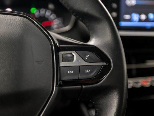 Peugeot 208 1.2 PureTech Sport (APPLE CARPLAY, GROOT NAVI, 360 CAMERA, LM VELGEN, SPORTSTOELEN, TREKHAAK, PAR... ActivLease financial lease