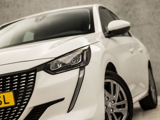 Peugeot 208 1.2 PureTech Sport (APPLE CARPLAY, GROOT NAVI, 360 CAMERA, LM VELGEN, SPORTSTOELEN, TREKHAAK, PAR... ActivLease financial lease
