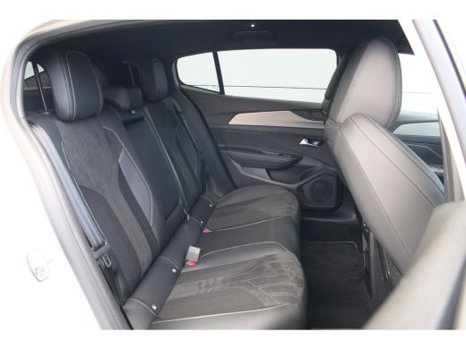 Peugeot 408 1.2 Hybrid 136 e-DCS6 GT | Elek. Achterklep | Alcantara | Camera | Adapt. Cruise | LED Matrix | N... ActivLease financial lease