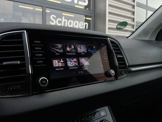 Skoda Karoq 1.0 TSI 110 pk Business Edition | Apple Carplay/Android Auto|telefoonintegratie premium | Buitens... ActivLease financial lease