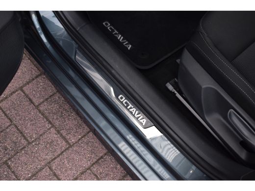 Skoda Octavia 1.0 e-TSI Sport Business | Automaat | Apple CarPlay | Virtual | Sportstoelen ActivLease financial lease