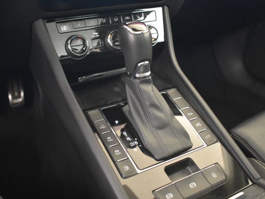Skoda Superb Combi 1.4 TSI iV Laurin & Klement 218pk Trekhaak | 360 Camera | Leder bekleding | Panorama dak | ... ActivLease financial lease