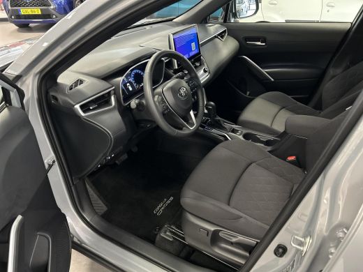 Toyota Corolla Cross Hybrid 200 Style ActivLease financial lease