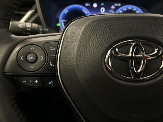 Toyota Corolla Cross Hybrid 200 Style ActivLease financial lease