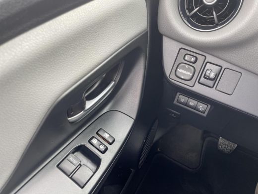Toyota Yaris 1.0 VVT-i Connect ActivLease financial lease
