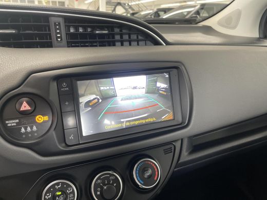 Toyota Yaris 1.0 VVT-i Connect ActivLease financial lease