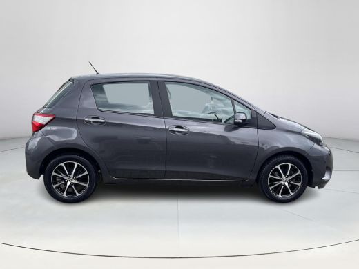 Toyota Yaris 1.0 VVT-i Connect ActivLease financial lease
