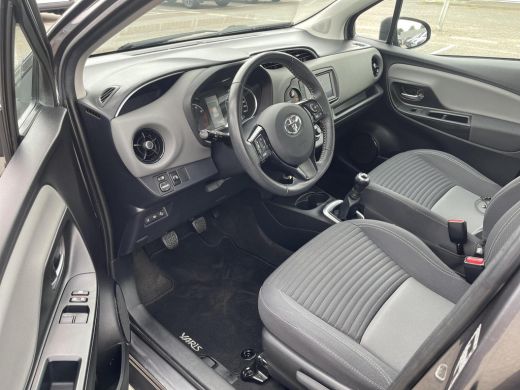 Toyota Yaris 1.0 VVT-i Connect ActivLease financial lease