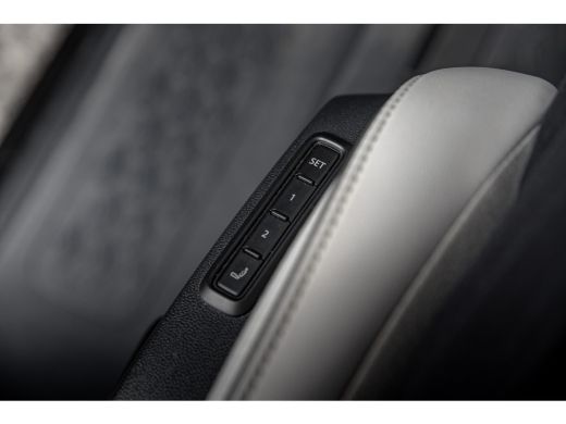 Volkswagen ID. Buzz Pro 77kWh | Trekhaak | Elec. Schuifdeuren | Elec. Voorstoelen | Adap. Cruise | ActivLease financial lease