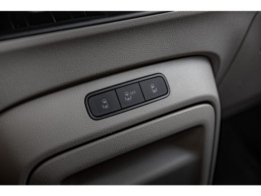 Volkswagen ID. Buzz Pro 77kWh | Trekhaak | Elec. Schuifdeuren | Elec. Voorstoelen | Adap. Cruise | ActivLease financial lease
