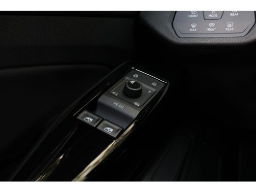 Volkswagen ID.4 GTX Advantage 4Motion 77 kWh | DEALER OH! | BTW | ELEKTR. TREKHAAK | PARK SENS V+A | STOEL- STUUR... ActivLease financial lease