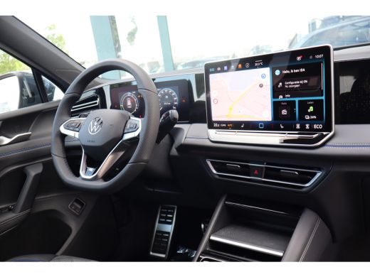 Volkswagen Tiguan R-Line Edition - eHybrid | 'App-Connect' draadloze smartphone integratie | Automatische afstandsr... ActivLease financial lease
