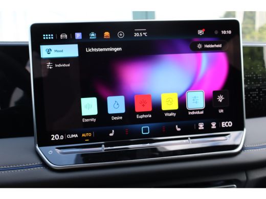 Volkswagen Tiguan R-Line Edition - eHybrid | 'App-Connect' draadloze smartphone integratie | Automatische afstandsr... ActivLease financial lease